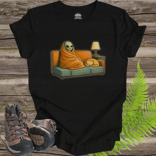 Cozy Alien on Couch T-Shirt | Cute UFO Lover Graphic Tee | “Just Vibing” Space & Cat Shirt
