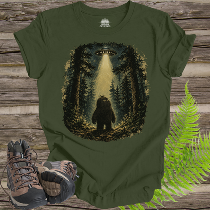 Bigfoot UFO T-Shirt – Sasquatch Alien Encounter Graphic Tee